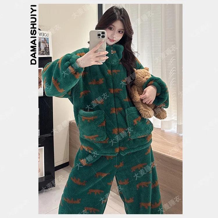 2025秋冬新款保暖珊瑚绒睡衣女宽松加绒加厚卡通少女风家居服套装