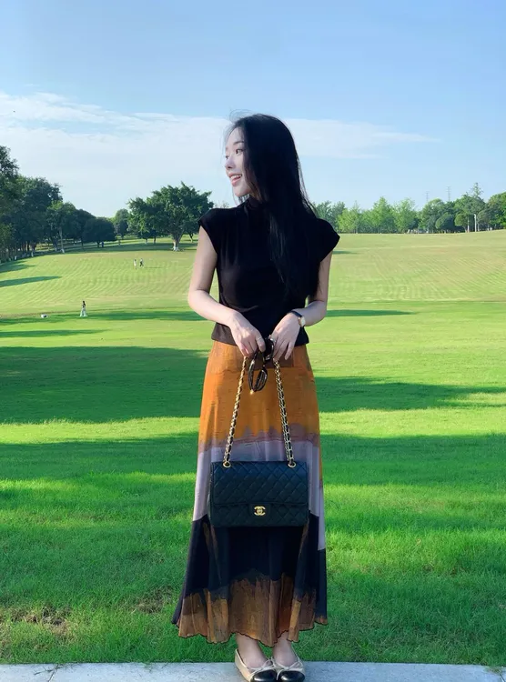 【浪漫主义】显瘦穿搭一整套黑色T恤撞色扎染包臀夏季撞色拼接半裙