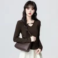 深咖色V领长袖T恤女春秋2025秋季新款设计感褶皱收腰短款单穿上衣