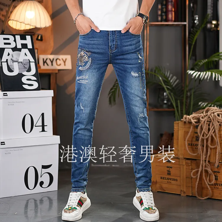 香港高端刺绣烫钻蓝色牛仔裤男士轻奢2025新款弹力修身百搭裤子男