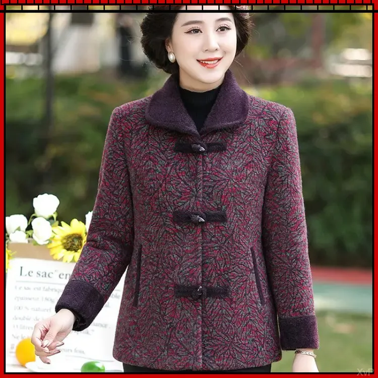 秋冬季时尚奶奶中老年女装显瘦上衣洋气夹克小个子短外套加肥毛呢