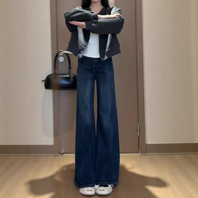 深蓝色不贴腿微喇牛仔裤女冬季新款高腰宽松阔腿显瘦直筒拖地裤子