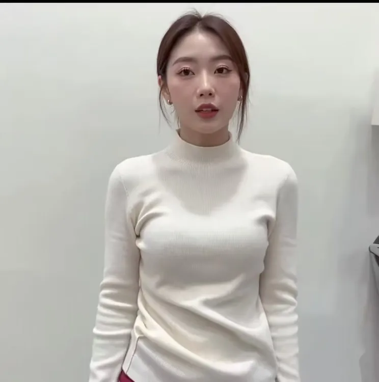 2025新款百搭纯色无缝修身女半高领网红轻熟风打底衫衫长袖毛衣