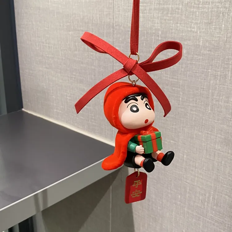 蜡笔小新圣诞礼物小新植绒披风挂件创意可爱卡通车挂装饰礼物手工
