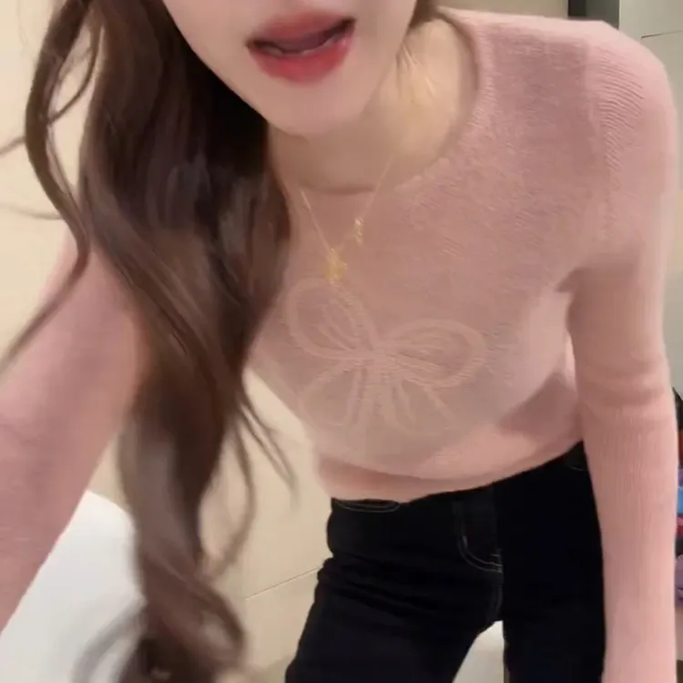 高级性感显身材刺绣毛衣低领修身长袖打底针织衫LK2509307