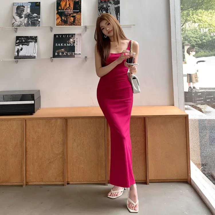 2025春夏新款彩色多巴胺性感修身显瘦吊带裙连衣裙臀长裙