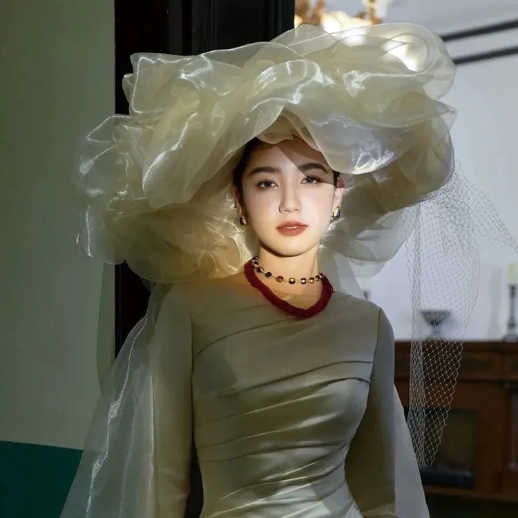 法式复古抓纱云朵大礼帽长款头纱旅拍样片婚纱摄影新娘帽子头饰