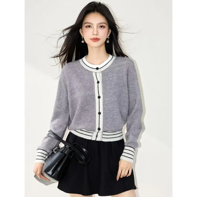 职业阿玛诗官2025春秋款条纹毛衣女慵懒风修身圆领毛