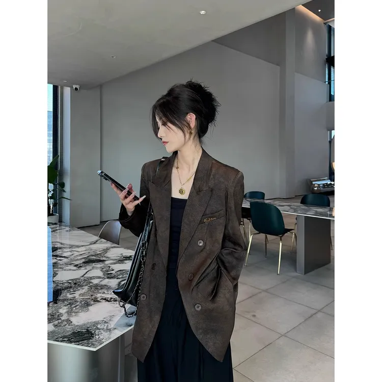 2025春秋大码西装外套女高级感上衣气质韩版咖色廓形宽松休闲西服