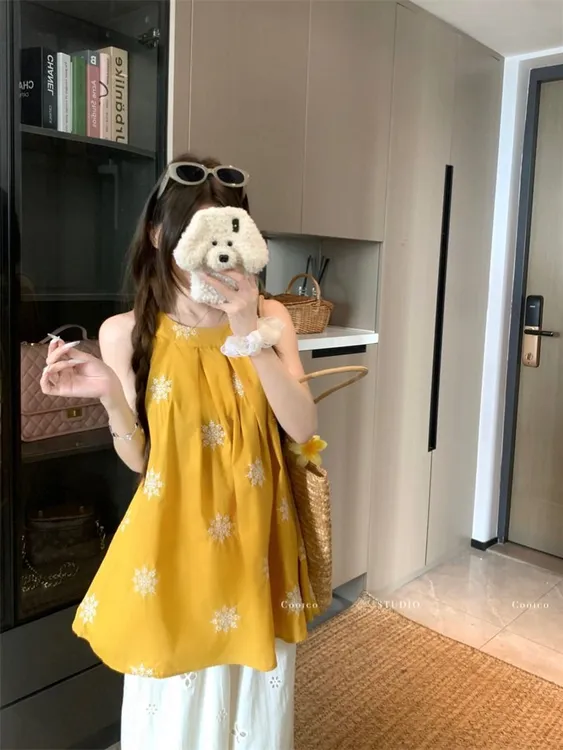 重工绣花无袖小背心A字宽松挂脖小衫黄油可露丽休闲外穿上衣碎花