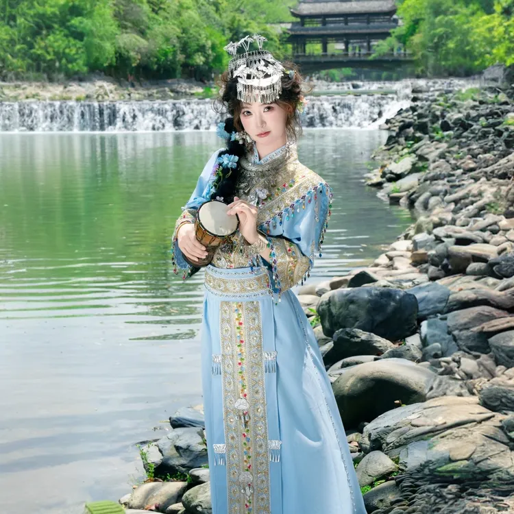 苗疆少女新款清新蓝色套装超仙民族苗疆苗族写真显瘦全套旅拍服装