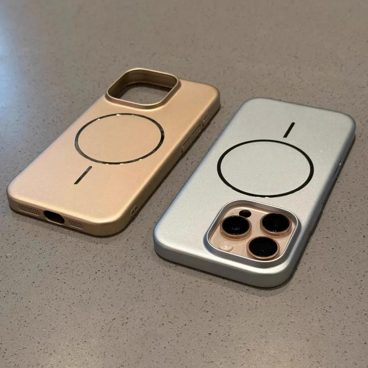 壳宇顺超薄磨砂磁吸壳适用苹果16/17promax手机壳15/14女13/12男.