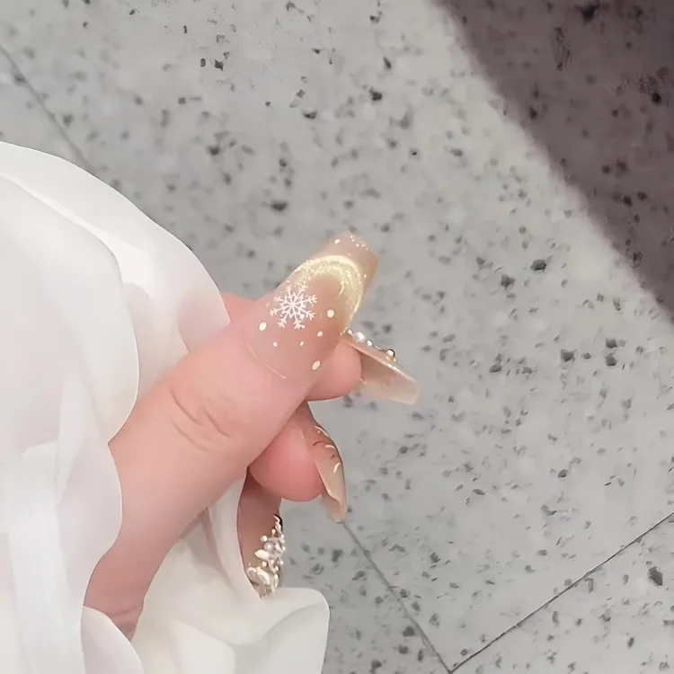 圣诞烟火穿戴甲猫眼高级感成品显白美甲穿戴式纯手工2025冬季新款
