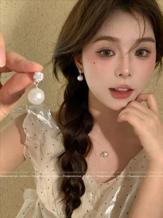 铜合金耳饰 法式闪耀气质珍珠耳环女2025新款轻奢百搭耳夹耳饰