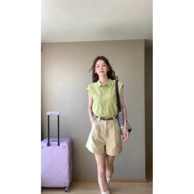 2025新款纯欲绿色衬衫女夏季设计感小众盐系休闲显瘦短裤两件套