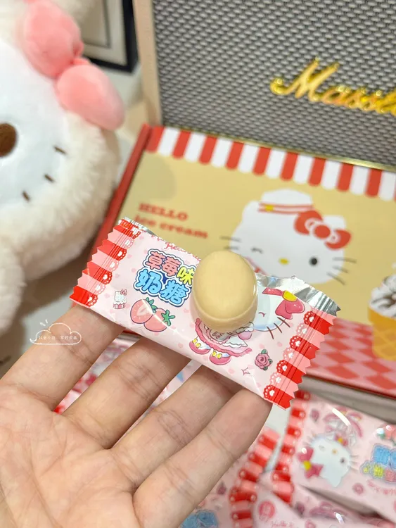 少女心小零食 hellokitty草莓味奶糖 一盒15颗入 可爱凯蒂礼盒
