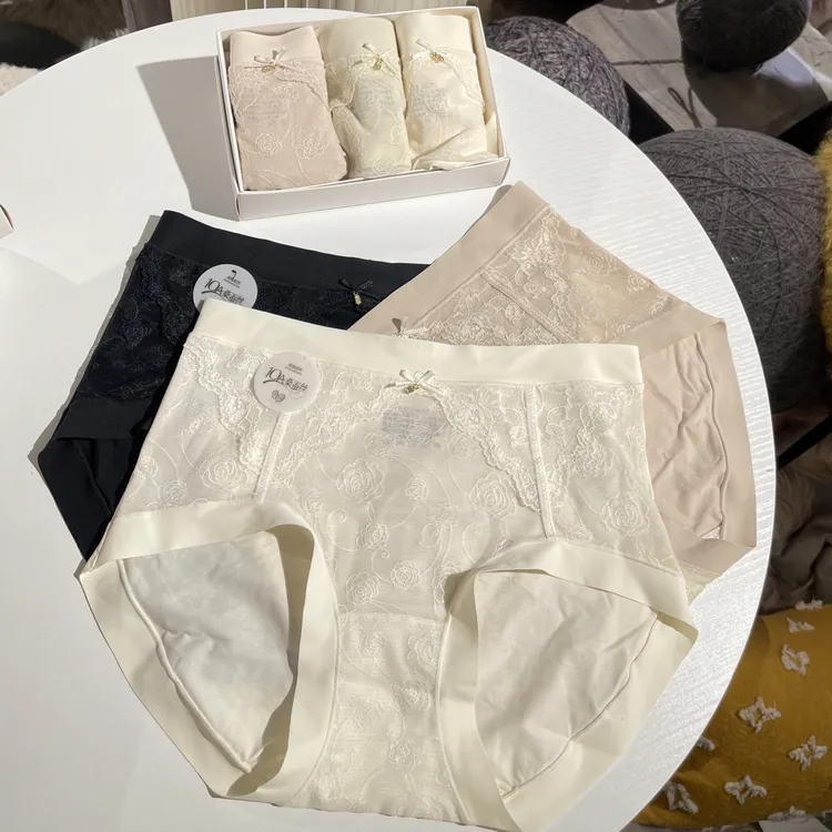 3条装玫瑰洛可可 秋季中腰大包臀莫代尔软感亲肤蕾丝无痕女士内裤