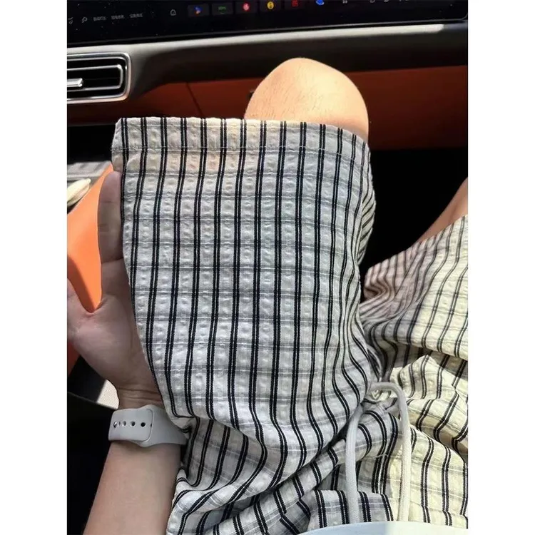 黑色泡泡纱格子短裤男夏季薄款冰丝速干沙滩裤美式休闲直筒五分裤