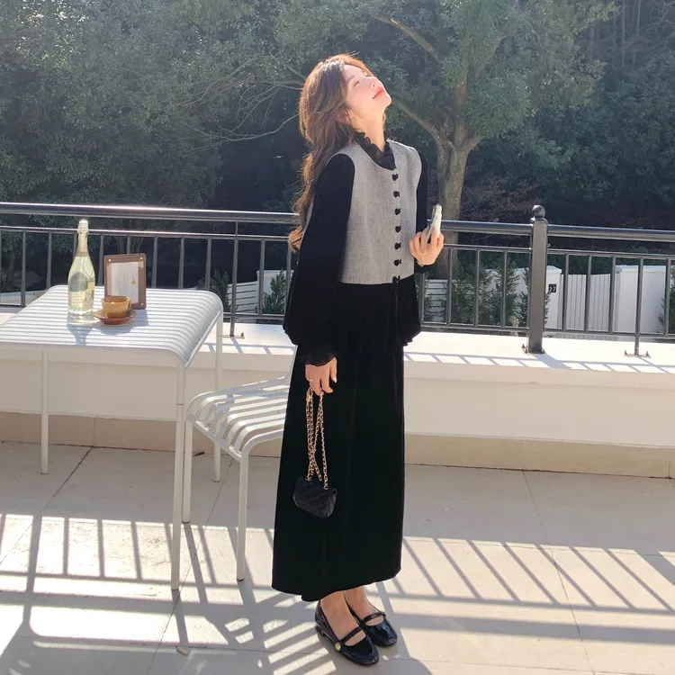 小香风金丝绒马甲套装裙女2025春季新款高级感超好看半身裙三件套