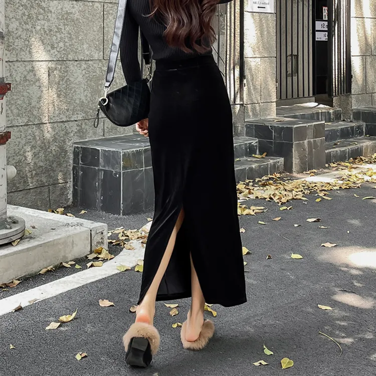 金丝绒半身裙女2025秋冬新款韩版垂坠感包臀裙高腰显瘦开叉中长裙
