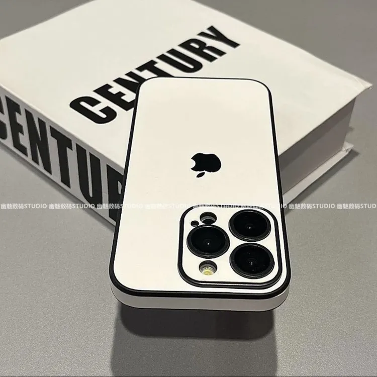 简约白色皮质带镜头膜适用iPhone16Promax苹果15手机壳14硬13/12