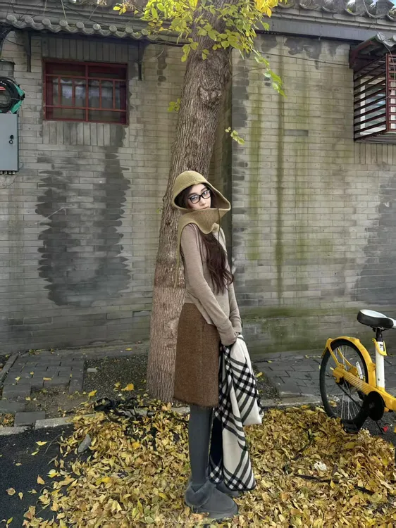 秋冬圆领长袖T恤百搭小众设计感内搭上衣女韩系气质半身裙子套装