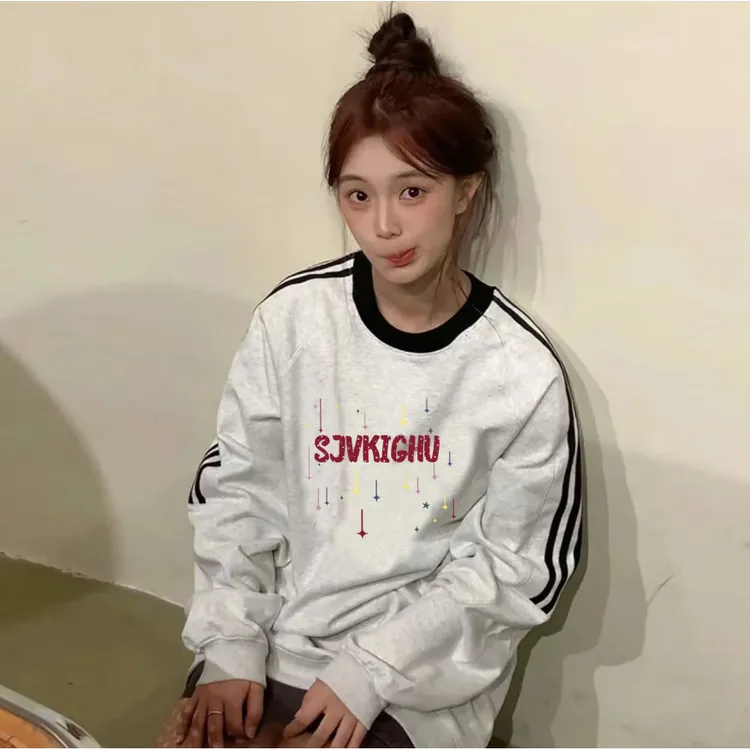 新款国潮三条杠卡通印花女生卫衣外套女春秋宽松圆领百搭长袖上衣
