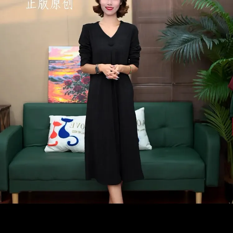 春秋款一粒大扣时尚V领宽松大码显瘦气质百搭提花妈妈装连衣裙