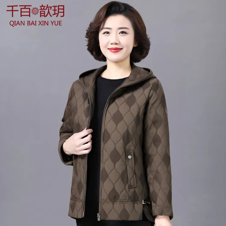 妈妈春秋款风衣外套新款中老年女士夹克洋气宽松连帽格子短款上衣