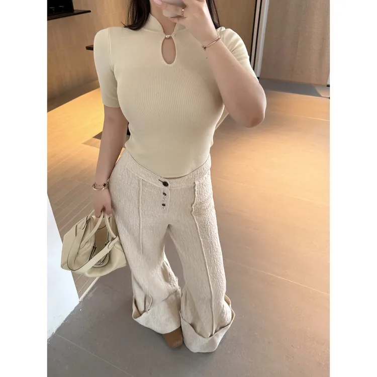 黑泽玄七《矜贵大小姐》夏秋老钱通勤显瘦亚麻提花盘扣新中式套装女