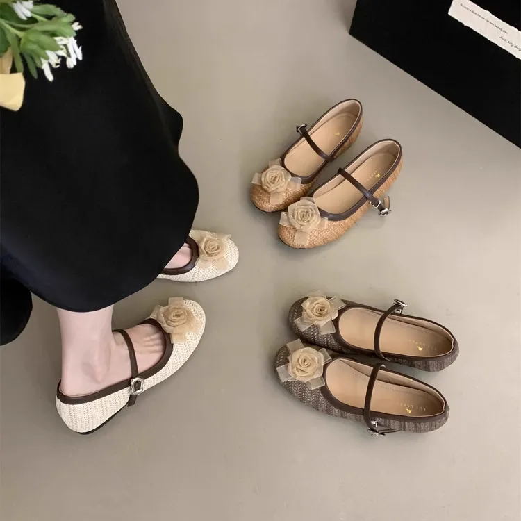 内增高编织单鞋女夏季2025新款法式复古花朵配裙子一字带玛丽珍鞋