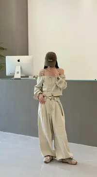 首尔工装风-韩系工装风露肩长袖短款上衣➕高腰阔腿裤两件套套装