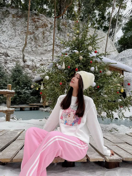 【LUXINIUYA】灵动水冰月 新款卡通图案印花彩色点点上衣#QDS512