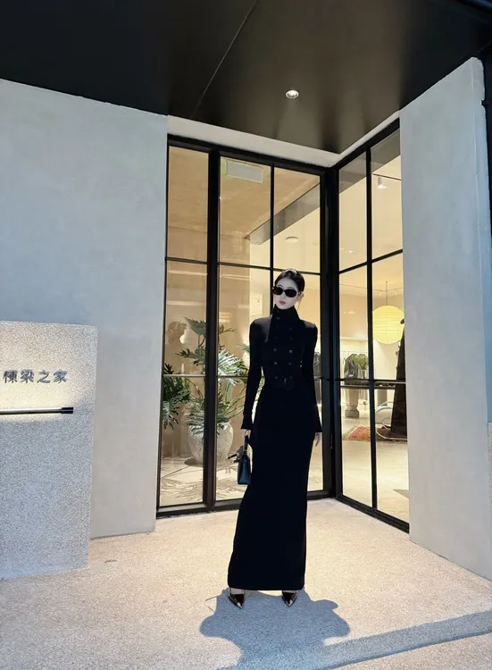 新款春秋季气质双排扣包臀长裙高领褶皱收腰显瘦开叉打底连衣裙