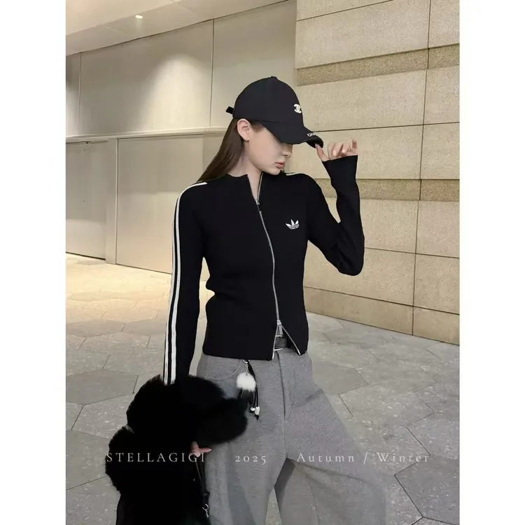 SG / 郭幂幂 AW 回归首播 时髦条纹双拉链针织衫KS-20253007