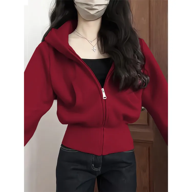 巨好看韩系酒红色连帽卫衣女短款外套2025新款高级感高腰显瘦上衣