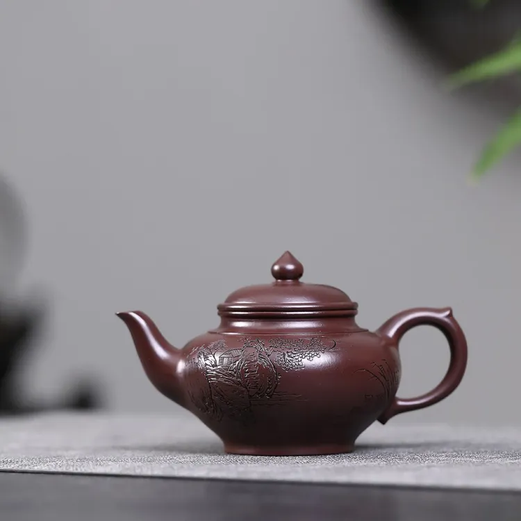 《笑樱》220cc 国家级工艺美术师 鲍玉华
