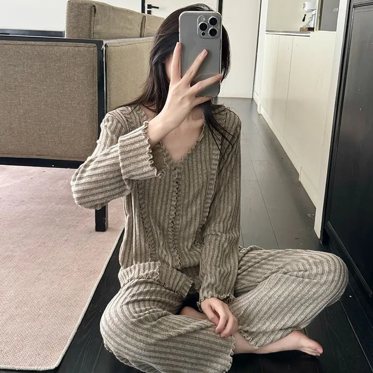 美拉德春秋季木耳边V领长袖慵懒风两件套家居服睡衣女2025年新款
