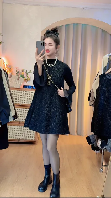 小香风黑色马甲连衣裙女秋冬时尚法式亮丝宽松显瘦遮肉外搭无袖裙