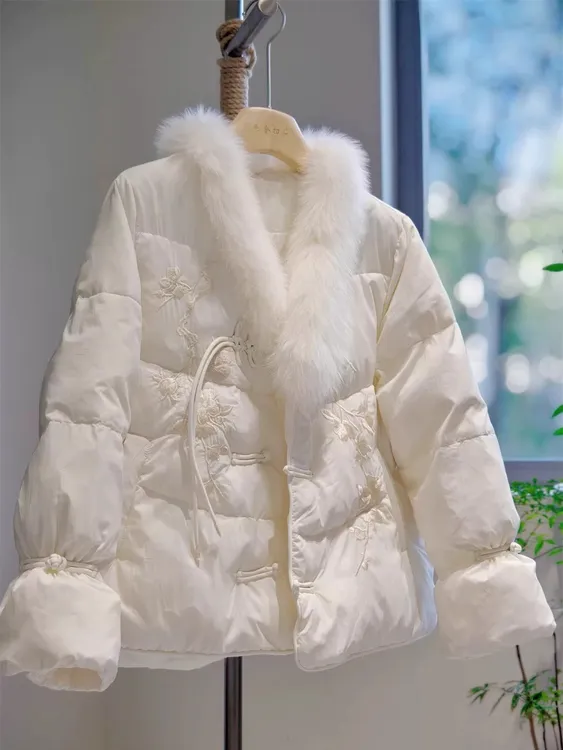 新中式国风短款毛领盘扣棉服外套女2025冬季新款轻薄刺绣国风棉衣