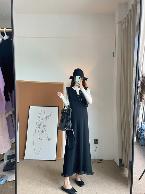 孕妇春秋装2025背带裙套装甜美小清新秋季打底衫连衣裙中长两件套