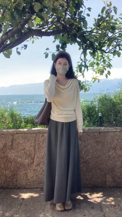 2025早秋新款法式气质荡领一字肩显瘦上衣高腰垂感遮胯a字半身裙