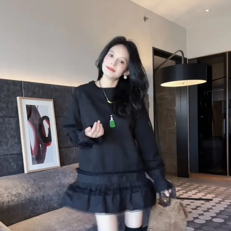 蕾丝拼接中长款气质长袖圆领T恤女秋冬季新款宽松显瘦百搭连衣裙