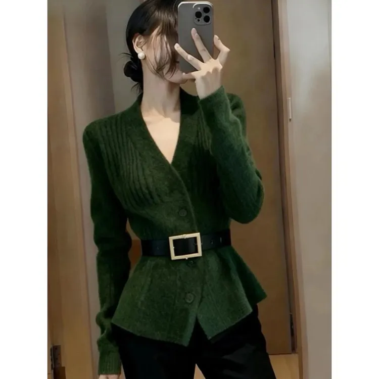 S210今年流行漂亮墨绿色穿搭高级感超好看气质绿色针织衫上衣秋冬