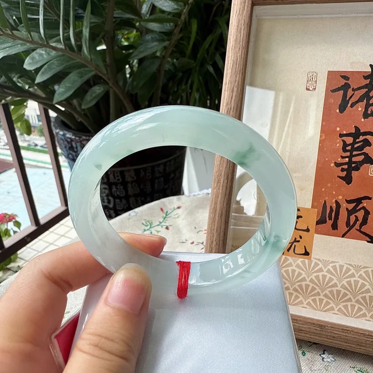 53 54正圈冰胶底飘花翡翠A货手镯