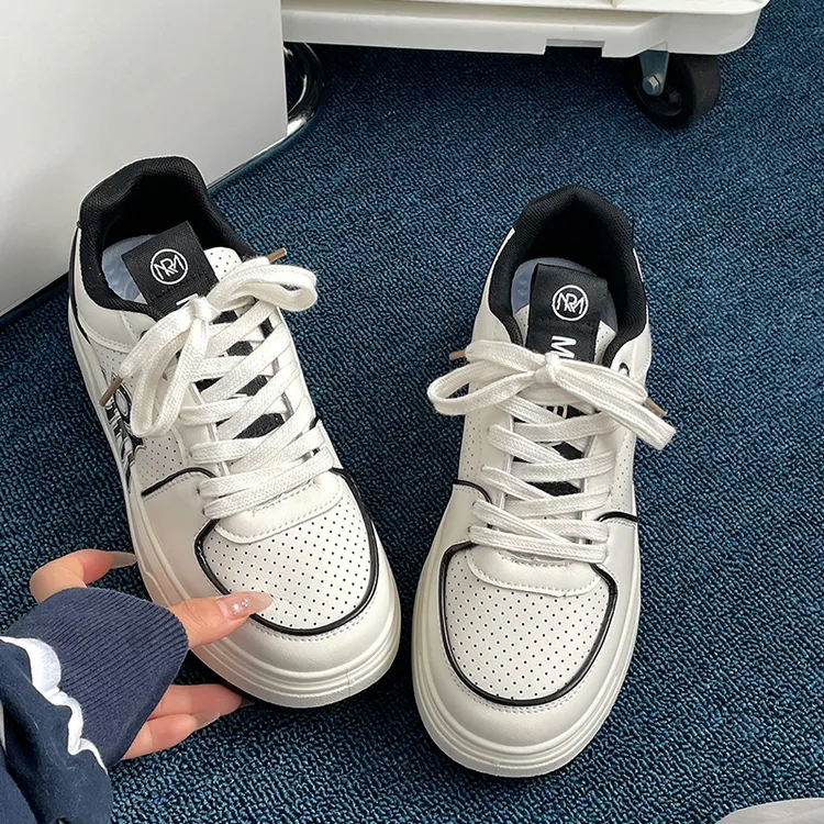 字母厚底板鞋女2025新厚底港风小白鞋透气颜值百搭休闲运动鞋2561