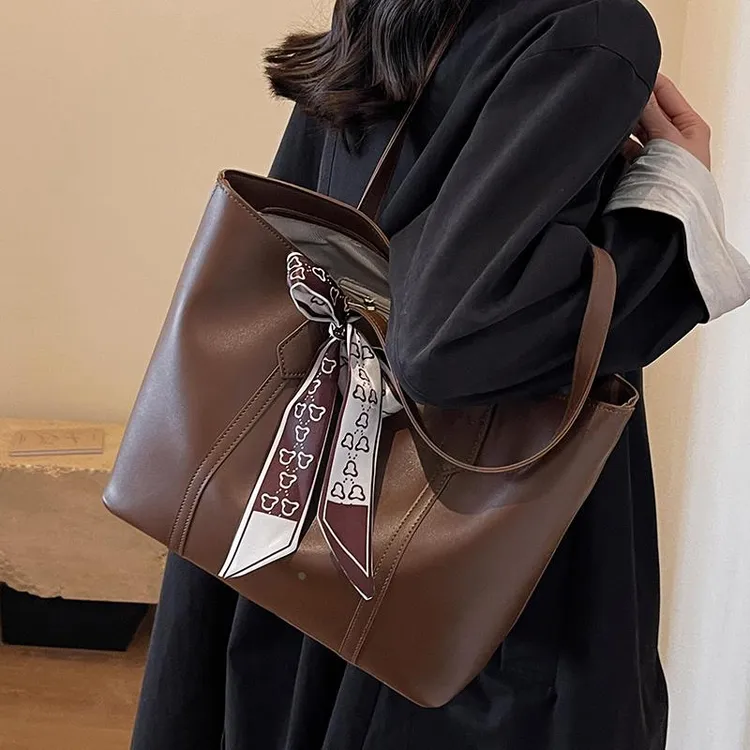 包包女托特包大容量秋冬百搭2025新款复古休闲质感单肩上课通勤包