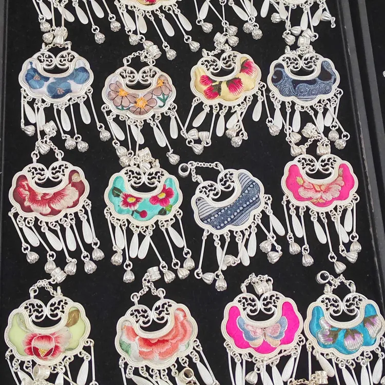 铜合金涤纶项链 贵州黔东南苗族非遗银秀新娘饰品