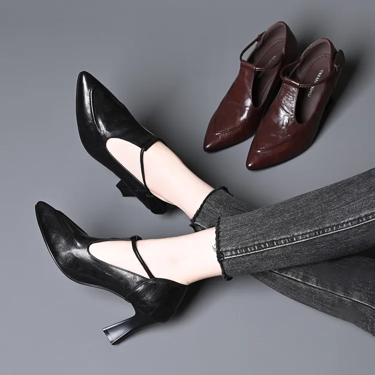 头层羊皮春秋新款时尚尖头浅口一字魔术贴带通勤粗跟玛丽珍单鞋女