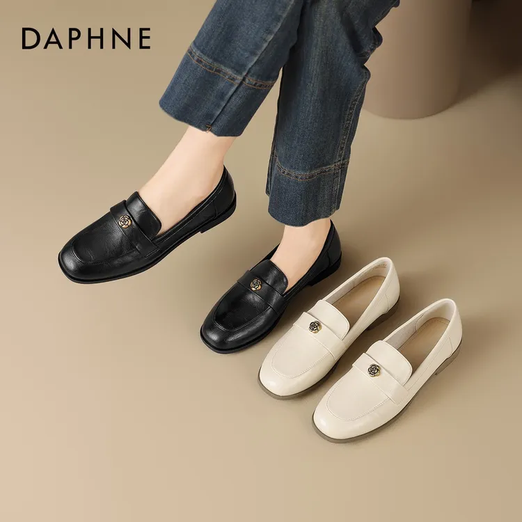 达芙妮米色乐福鞋女2025新款春秋山茶花平底单鞋英伦风小皮鞋软底